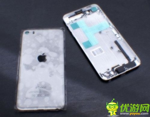 蘋果大屏?xí)r代到來(lái) iPhone6真機(jī)外殼諜照首曝