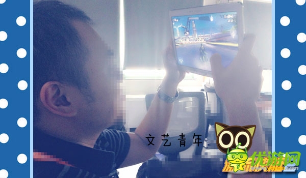 2B青年逼近《激流快艇2》另類的操作秀