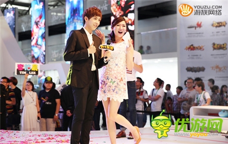 溫瑞安周韋彤出席游族CJ展臺《四大萌捕》首映禮
