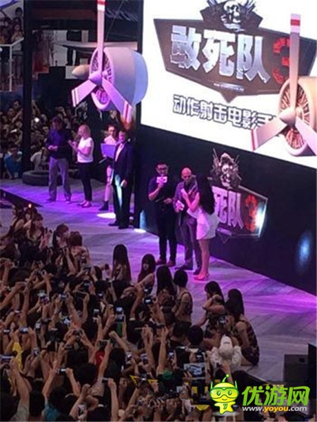 CJ2014:杰森斯坦森攜車模登臺 CJ史上最大牌亮相