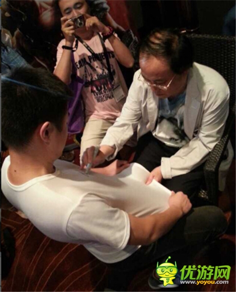 鳳凰游戲?qū)TL溫瑞安 “偽”巨俠”秀“真”功夫