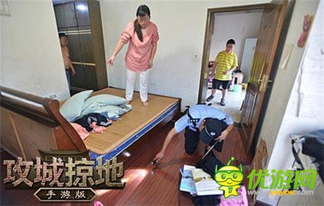 熊孩子買(mǎi)蛇嚇唬媽只因反對(duì)其玩游戲