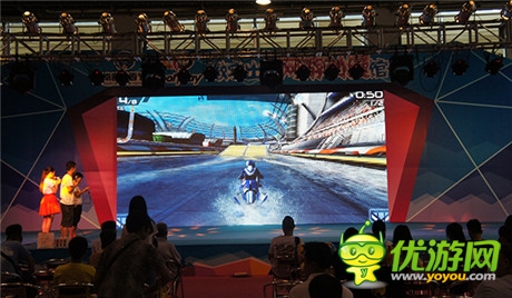 激爽《激流快艇2》南國書香節(jié)現(xiàn)場大狂飆