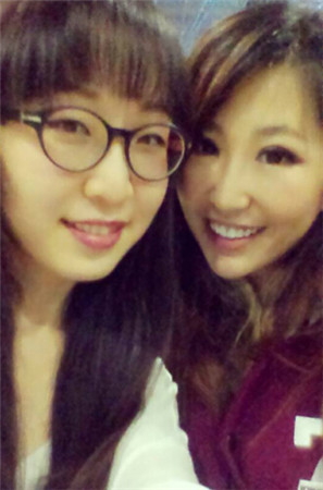 百變小圓醬《指尖刀塔》90后美女主播NEST電競賽躥紅